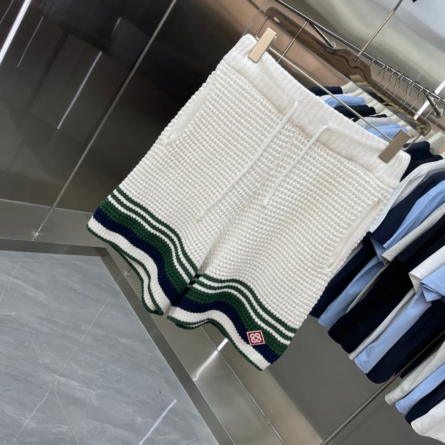 CASABLANCA Casablanca sweater suit (high version) Original development Comfortable upper body Imported equipment Original high-density embroidered seal Two-color splicing Hand-sewn cuffs + hem Made by domestic first-line brands Factory OEM workmanship Impeccable Sizes: S M L XL XXL